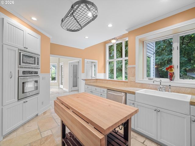 16419 LEXINGTON Ct, Lake Oswego, OR 97034