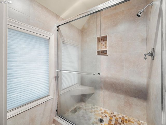 16419 LEXINGTON Ct, Lake Oswego, OR 97034
