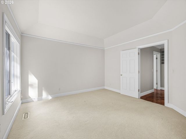 16419 LEXINGTON Ct, Lake Oswego, OR 97034