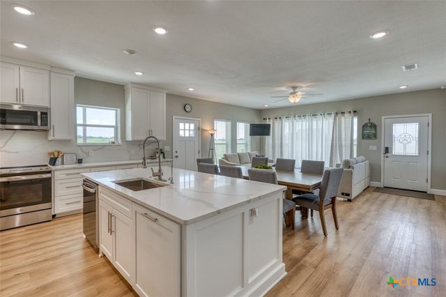 224 Blackbuck Ridge Drive, Lampasas, TX 76550