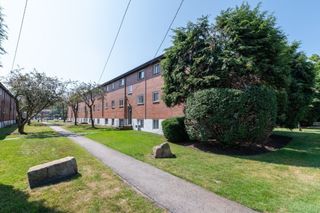 36 Bryon Rd 5, Boston, MA 02467