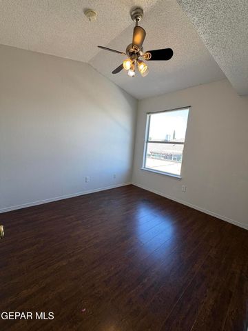 5465 ROGER MARIS Drive, El Paso, TX 79934