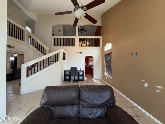 5465 ROGER MARIS Drive, El Paso, TX 79934