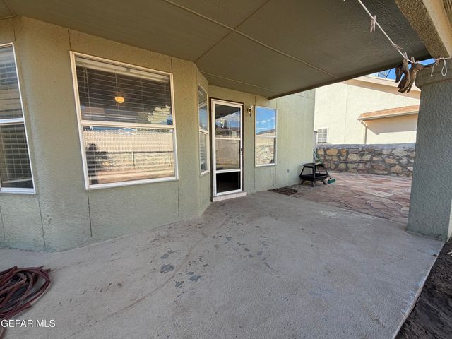 5465 ROGER MARIS Drive, El Paso, TX 79934