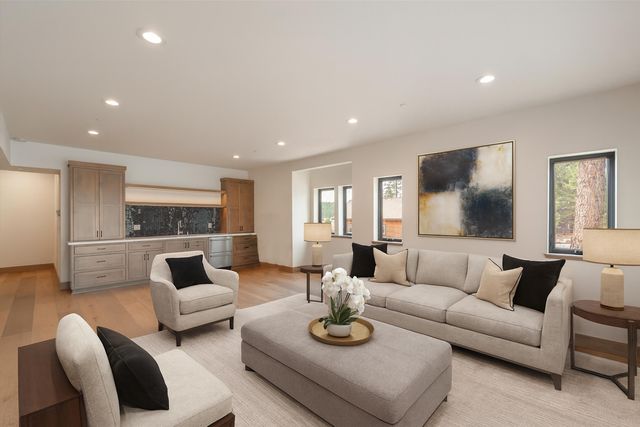 15518 Chelmsford Circle, Truckee, CA 96161