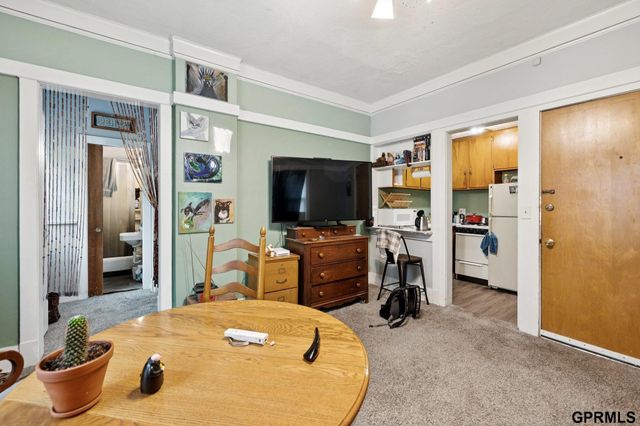 1738 S 32Nd Avenue, Omaha, NE 68105