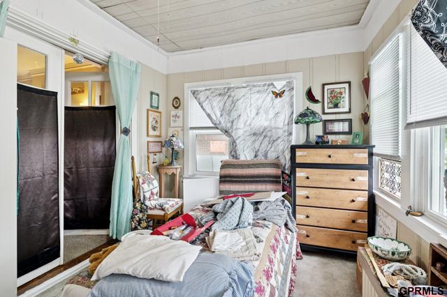 1738 S 32Nd Avenue, Omaha, NE 68105