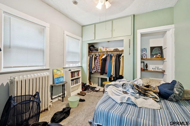 1738 S 32Nd Avenue, Omaha, NE 68105