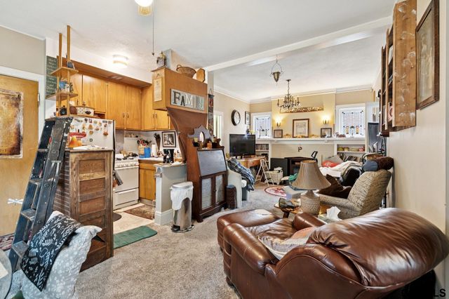 1738 S 32Nd Avenue, Omaha, NE 68105