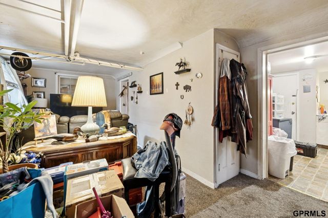 1738 S 32Nd Avenue, Omaha, NE 68105