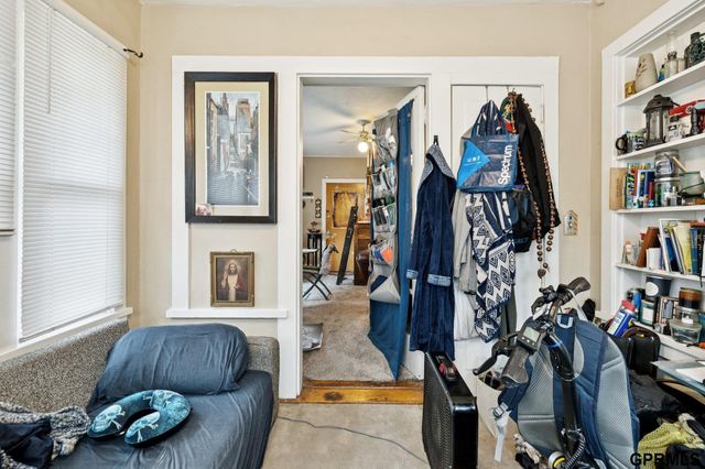 1738 S 32Nd Avenue, Omaha, NE 68105