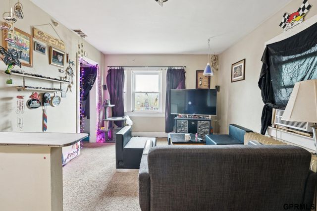 1738 S 32Nd Avenue, Omaha, NE 68105