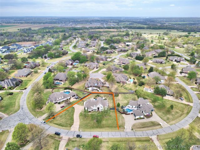 13208 S 118th East Avenue, Broken Arrow, OK 74011