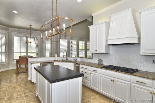 13208 S 118th East Avenue, Broken Arrow, OK 74011