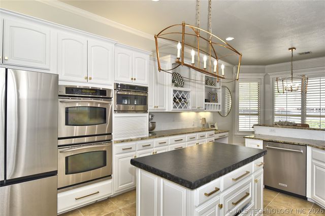 13208 S 118th East Avenue, Broken Arrow, OK 74011