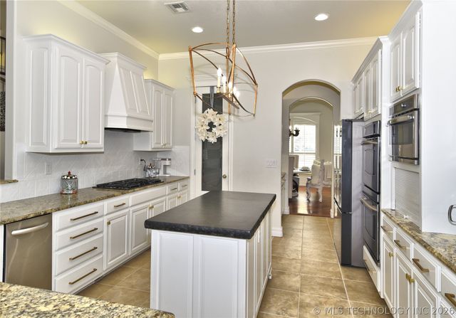 13208 S 118th East Avenue, Broken Arrow, OK 74011