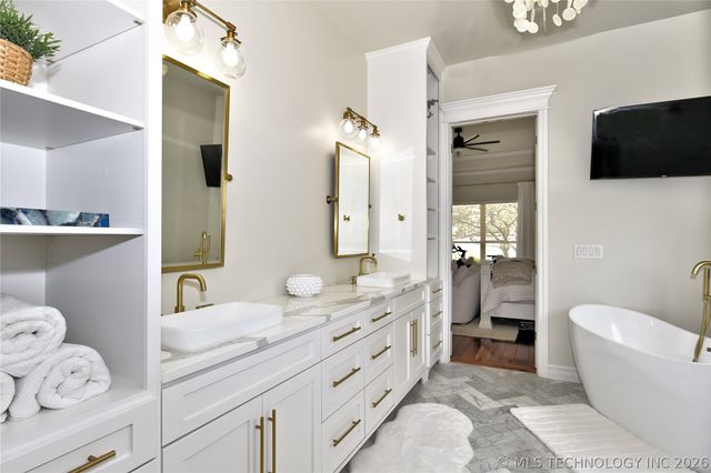 13208 S 118th East Avenue, Broken Arrow, OK 74011