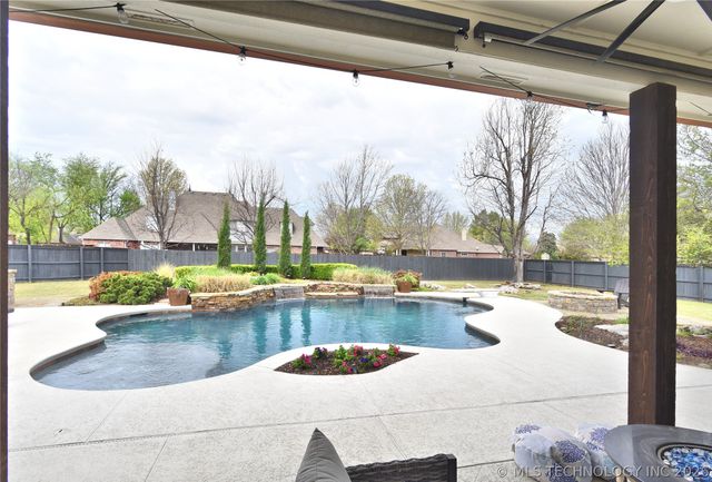 13208 S 118th East Avenue, Broken Arrow, OK 74011