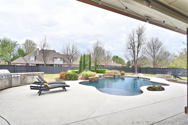 13208 S 118th East Avenue, Broken Arrow, OK 74011