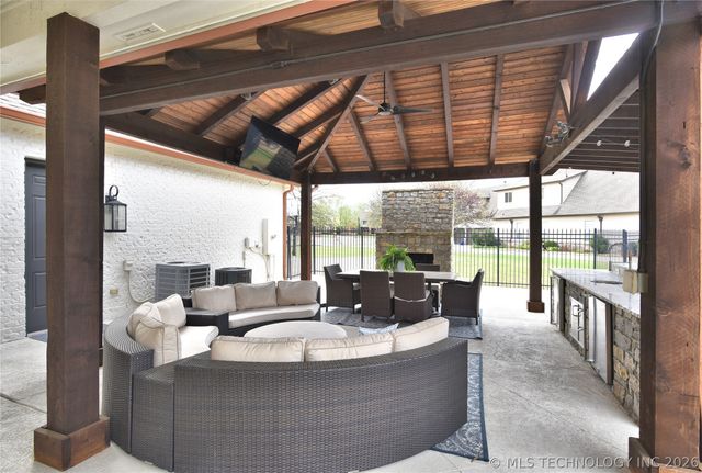 13208 S 118th East Avenue, Broken Arrow, OK 74011