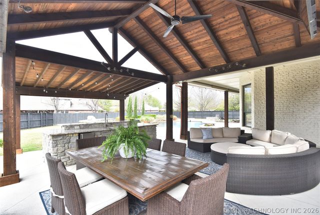 13208 S 118th East Avenue, Broken Arrow, OK 74011