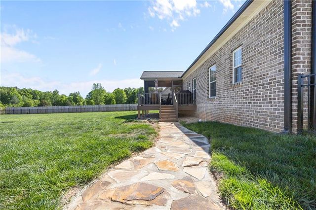 118 Old Dutch Road, Advance, NC 27006