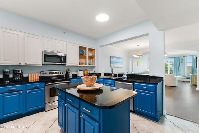 2230 Beach Drive, 304, Gulfport, MS 39507