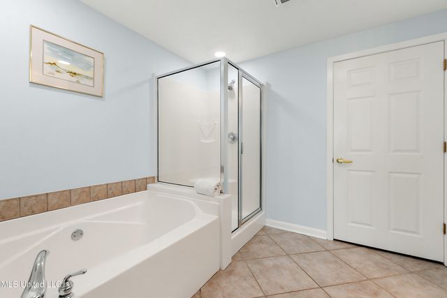 2230 Beach Drive, 304, Gulfport, MS 39507