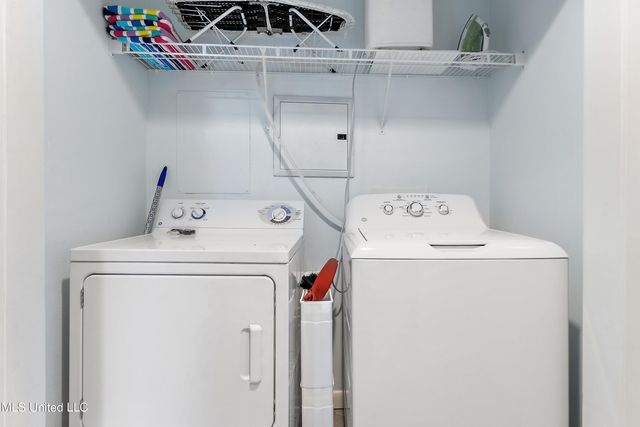 2230 Beach Drive, 304, Gulfport, MS 39507