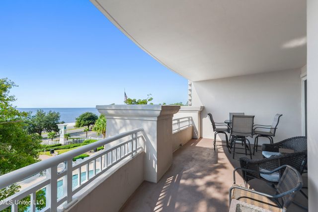 2230 Beach Drive, 304, Gulfport, MS 39507