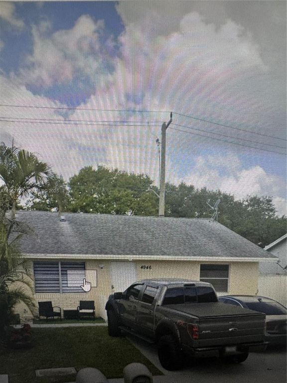 4946 Pimlico Ct, West Palm Beach, FL 33415