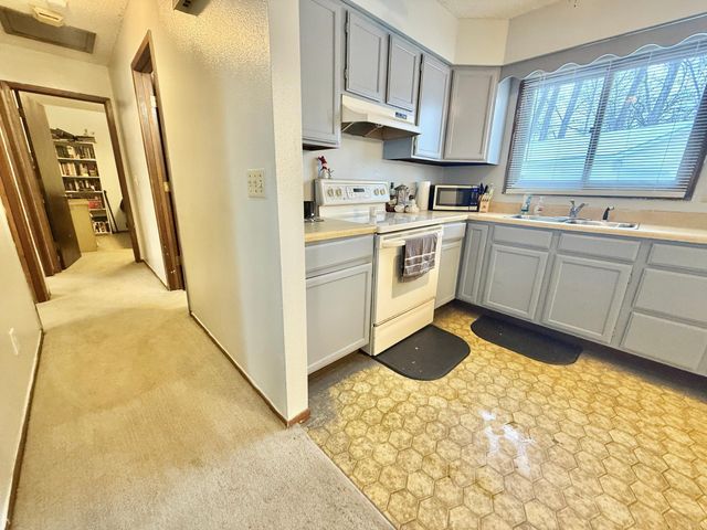 611 Evergreen Street, Thief River Falls, MN 56701