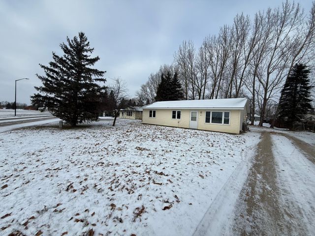 611 Evergreen Street, Thief River Falls, MN 56701