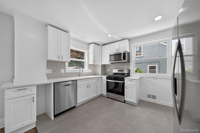 761 Columbia Road, Berkley, MI 48072