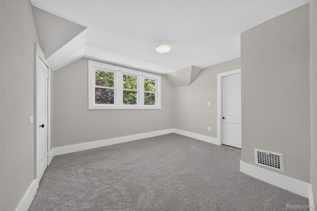 761 Columbia Road, Berkley, MI 48072