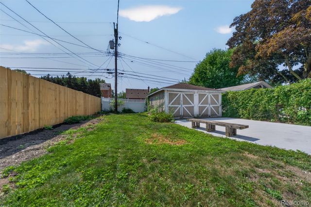 761 Columbia Road, Berkley, MI 48072