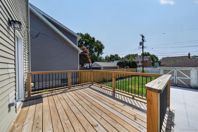 761 Columbia Road, Berkley, MI 48072