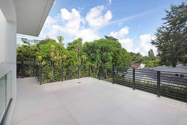 685 NE 81st St, Miami, FL 33138