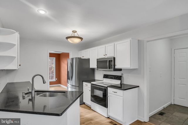 2401 ROLLING HILLS DRIVE, Mechanicsburg, PA 17055