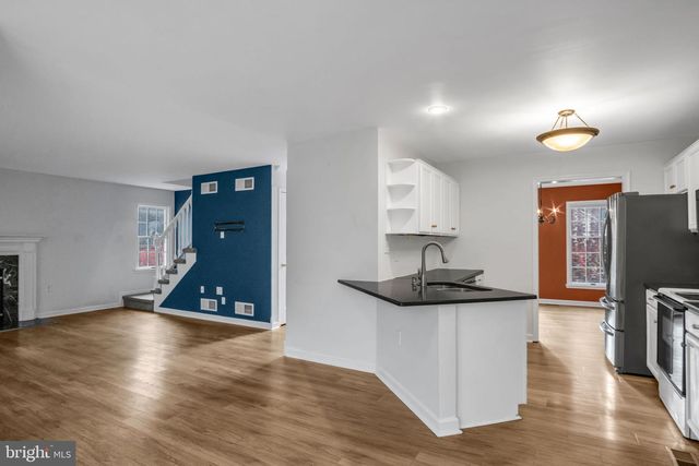 2401 ROLLING HILLS DRIVE, Mechanicsburg, PA 17055