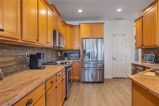 135 Winding Creek Drive, Springboro, OH 45066