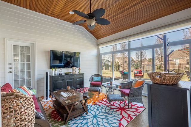 135 Winding Creek Drive, Springboro, OH 45066