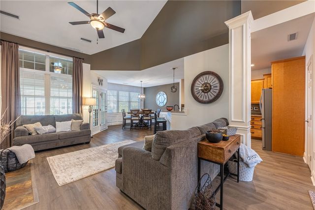 135 Winding Creek Drive, Springboro, OH 45066