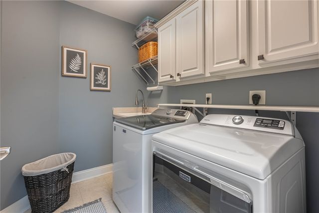 135 Winding Creek Drive, Springboro, OH 45066