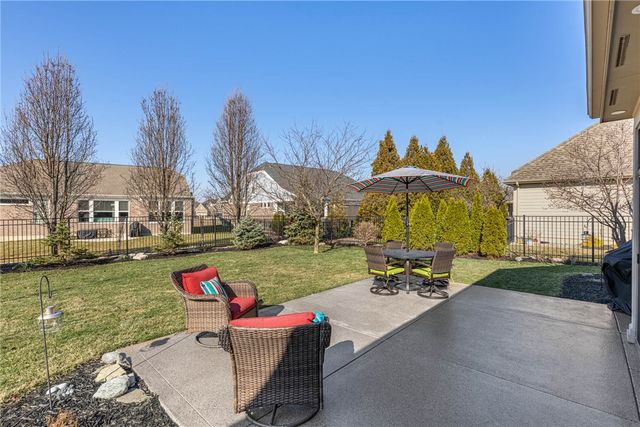 135 Winding Creek Drive, Springboro, OH 45066