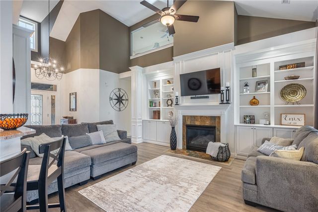 135 Winding Creek Drive, Springboro, OH 45066