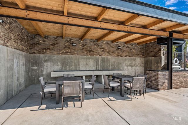 115 S Steel Farm, Eagle, ID 83616