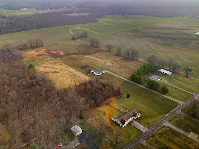 564 Stave Mill Road, Murphysboro, IL 62966