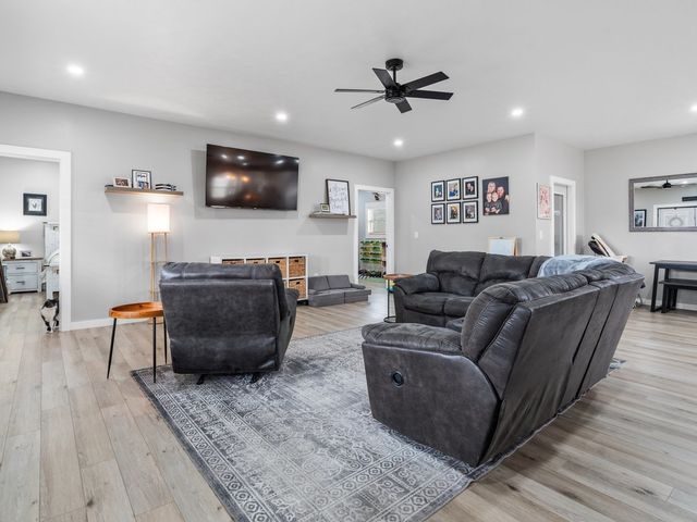 564 Stave Mill Road, Murphysboro, IL 62966