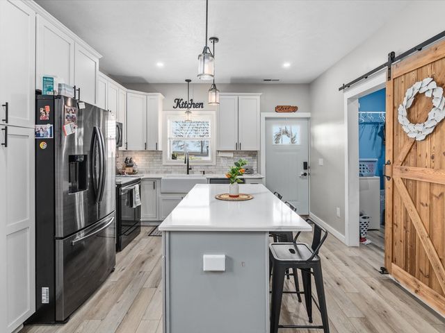 564 Stave Mill Road, Murphysboro, IL 62966